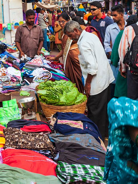 15 Best Shopping Markets In Mumbai ~ The Land of Wanderlust