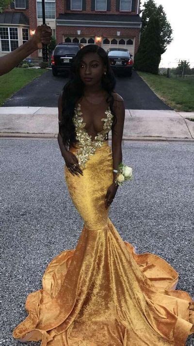 2018 Mermaid Black Girl African Girl Prom Dresses Sheer Crew Neck