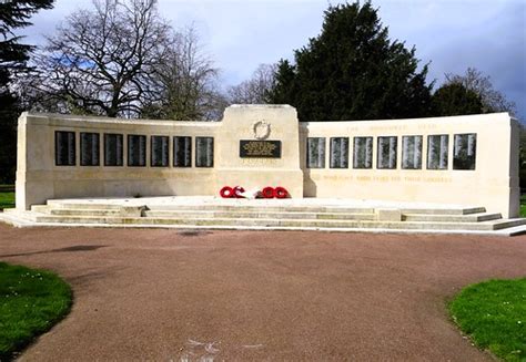 War Memorial In The London Borough Of Barking And Dagenham Flickr