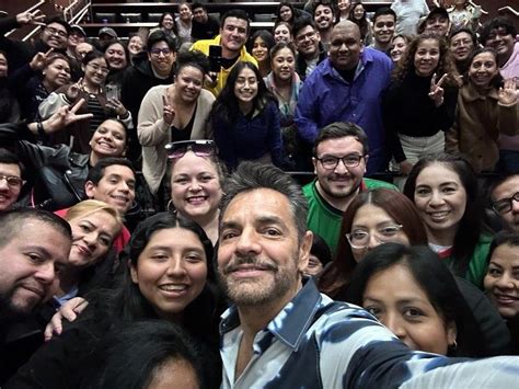 Ponen A Eugenio Derbez En Apuros Al Pedirle Presentar Nota Del Divorcio