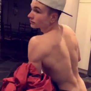 Naked Mooning Straight Guys On VINE Page 2 LPSG