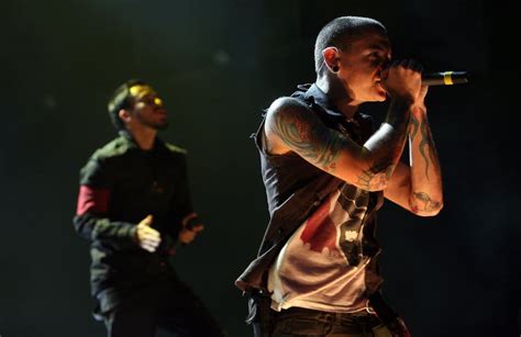 Chester Bennington Linkin Park Singer Is Dead At 41 The New York Times