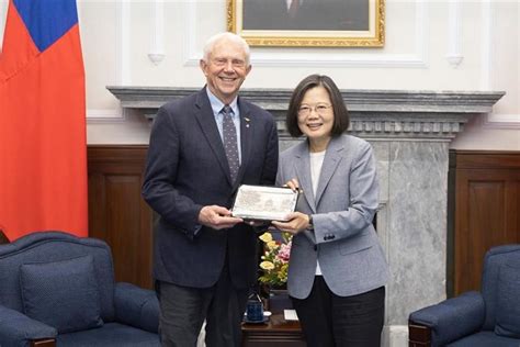 蔡英文接見美眾院軍委會跨黨派訪團 柏格曼：台美合作抵制中國侵略