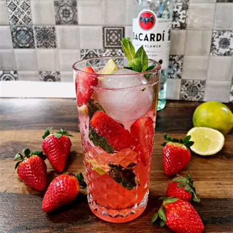 Strawberry Mojito Cocktail Recipe - Foodiosity