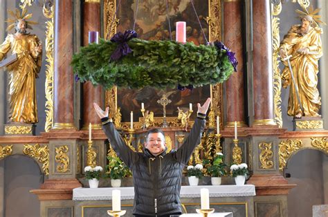 Adventkranz XXL in unserer Kirche Blog von Markus Göstl