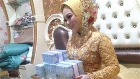 Senyum Wanita Dilamar Mahar Rp 300 Juta Emas Kuda Tanah Mobil