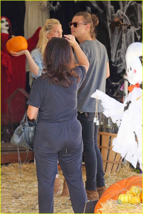 Harry Styles Goes Pumpkin Picking With Erin Foster Photo 727929