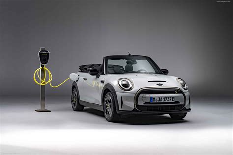 2023 MINI Cooper SE Convertible White Silver - Stunning HD Photos, Videos, Specs, Features ...