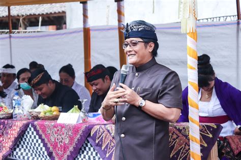 Bupati Giri Prasta Apresiasi Semangat Persatuan Krama Desa Adat Belok