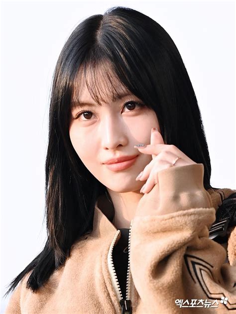 221027 Xportsnews Site Updates Momo Headed To Japan For Onitsuka