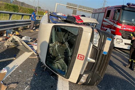 Incidente Tra Furgone E Cisterna Sulla A Ad Arluno Sempione News