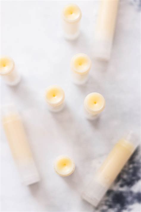 Homemade Beeswax Lip Balm All Natural And Toxin Free 5 Ingredients