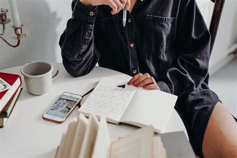 7 Tips Menulis Jurnal Harian Bagi Yang Baru Mulai Journaling