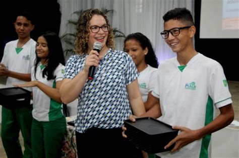 Projeto de leitura diminui número de adolescentes grávidas