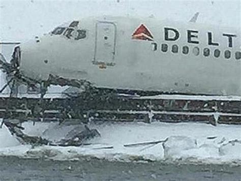 Delta Plane Veers Off Runway In Landing At Laguardia