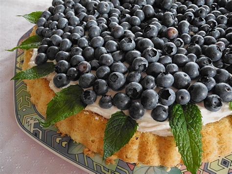 Mascarpone Torte Mit Ribisel Und Heidelbeeren Fruit Salad