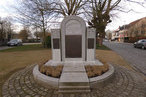 Waar Ligt Oorlogsmonument Mariakerke Mariakerke Gent Tracesofwar Nl