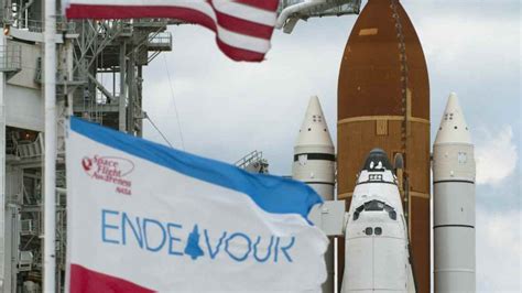 Historic Space Shuttle Endeavour to Soar Vertically at LA Science ...