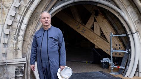 Notre Dame de Paris le chapelain Henry de Villefranche bouleversé