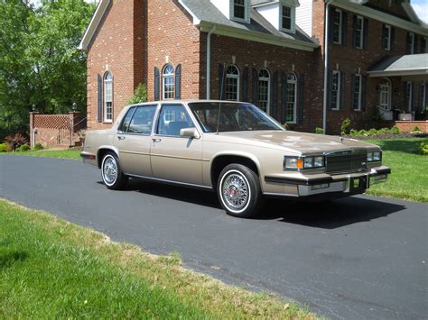 Cadillac Deville 1985 Amazing Classic Cars