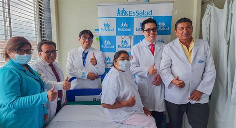 M Dicos De Essalud Arequipa Extirpan Con Xito Tumor En El Ri N A