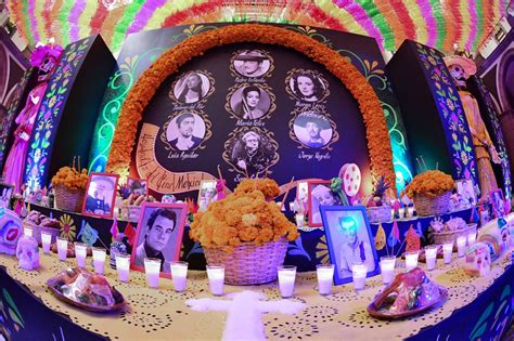 INAUGURA GOBERNADOR RICARDO GALLARDO MONUMENTAL ALTAR DE MUERTOS EN