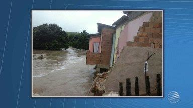 Bahia Meio Dia Salvador Temporal Alaga Ruas E Invade Casas Em