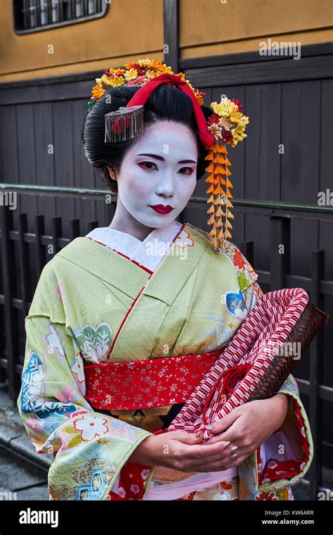 Gion kyoto geisha hi-res stock photography and images - Alamy