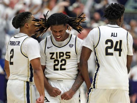 Akron Zips men's basketball wins MAC Tournament quarterfinal vs. Miami ...