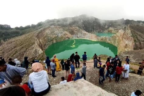 Liburan Lebaran 2024 Kunjungan Wisatawan Ke Danau Kelimutu Turun