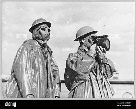 The Royal Air Force In Britain A Signaller Using An Aldis