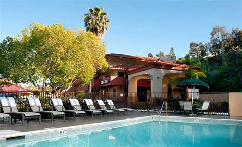 Days Inn Encinitas – Pinnacle Holdings