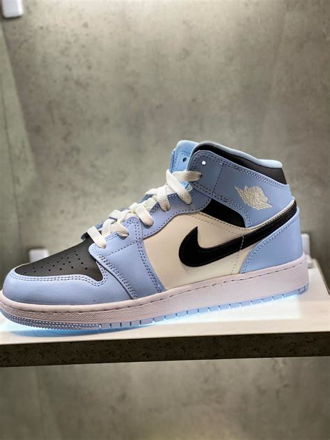 Jordan 1 Mid Ice Blue Gs 555112 401