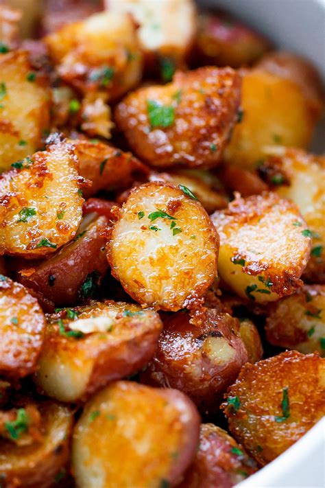 Parmesan Garlic Roasted Potatoes - Design Corral