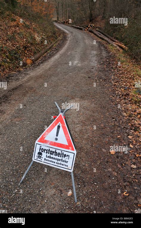 Panneau D Avertissement De Danger Betreten Verboten Banque De