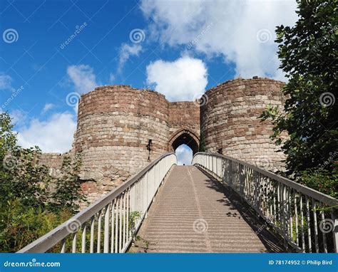 BEESTON, CHESHIRE/UK - SEPTEMBER 16 : Ancient Ruins of Beeston C ...