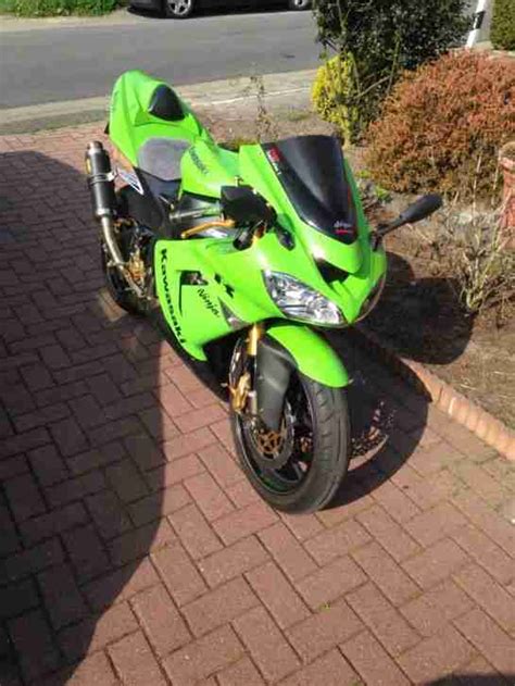 Kawasaki Ninja ZX 10R Bj 2004 Bestes Angebot Von Kawasaki