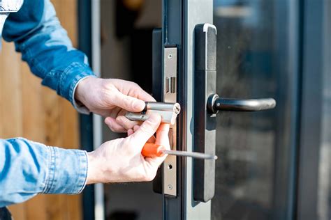 How To Repair A Broken Doorknob Checkatrade