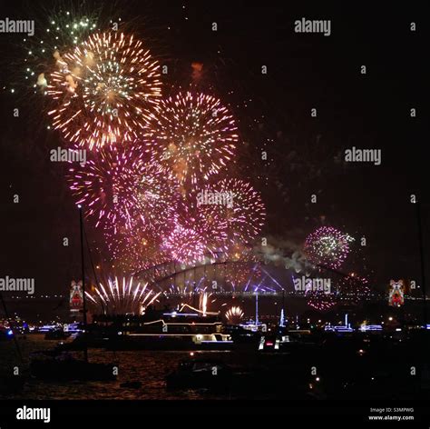 Sydney Fireworks Nye Stock Photo Alamy