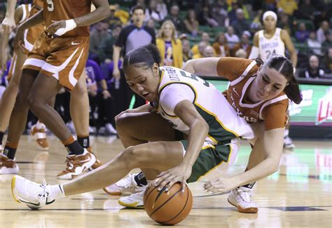 In A First Womens Ap Top 25 Has No Teams From Texas Wtop News