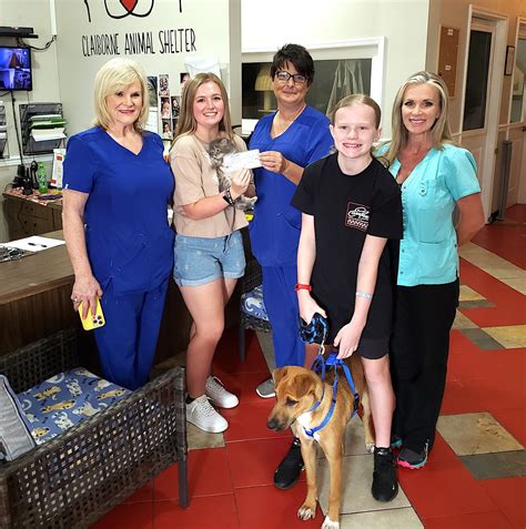 Cole presents $2,0000 donation to animal shelter - Claiborne Progress ...