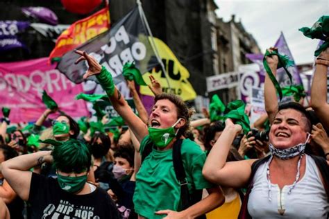 Senado De Argentina Convierte En Ley Proyecto Que Legaliza El Aborto