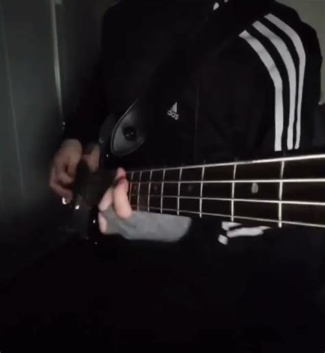 Kenshi Yonezu Kickback Op Bass Cover Youtube