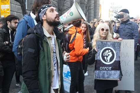 Nastavljeni Protesti U Beogradu Demonstranti Tra E Rasvjetljavanje