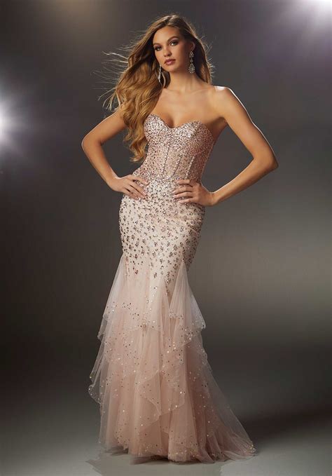 Beautiful Gold Prom Dresses 2022