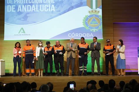 La Entrega De La Medalla Al M Rito De Protecci N Civil A Las