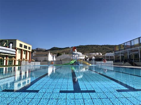 Antequera finaliza las obras de la nueva piscina municipal tras una