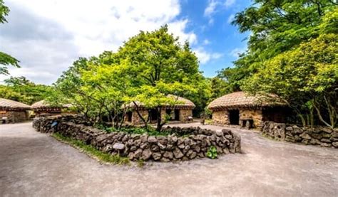 explore-jeju-folk-village - Trazy Blog