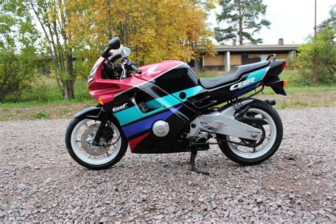 Honda CBR 600 F pc25 600 cm³ 1991 Oulainen Moottoripyörä Nettimoto