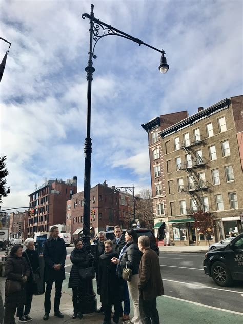 West Village Finally Gets Old Fashioned Street Lights Amnewyork